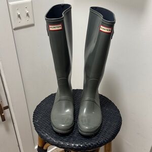 Hunter Classic Gray Glossy Rain Boots
